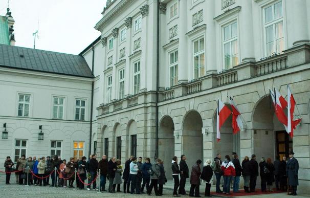El jefe de estado en funciones de Polonia anunciará la fecha de la elecciones tras la nueva vigilia