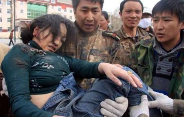 Un terremoto causa 400 muertos en la meseta tibetana