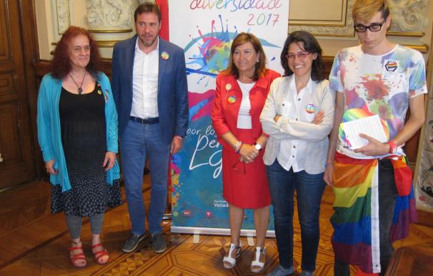 El acto del Día del Orgullo LGBTi en el Ayuntamiento de Valladolid, marcado por la protesta de una de las asociaciones