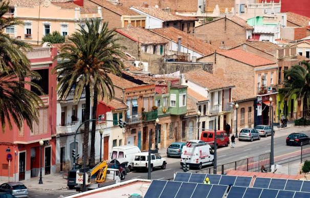 La Comisión de Urbanismo del Ayuntamiento de Valencia aprueba 31 derribos en el Cabanyal
