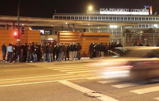 La huelga se deja notar en PSA Vigo, con "dificultades" para tener actividad