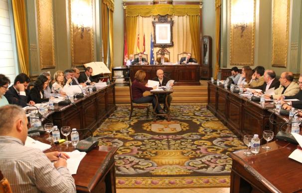 Rajoy dice "sí a las diputaciones" y Garicano (C's) le acusa de usarlas para "sus redes clientelares"