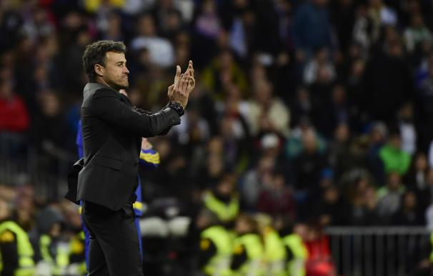 Barcelona's coach Luis Enrique gestures during the