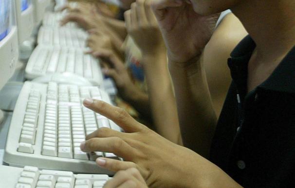 España financia una plataforma informática para la educación a distancia en Honduras