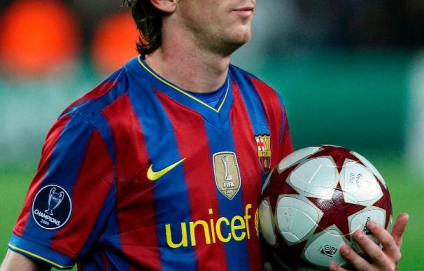 Bobby Charlton dice que los rivales tienen un problema con el estado de forma de Messi