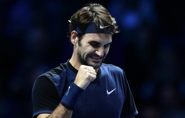 Roger Federer gana a Stan Wawrinka en semifinales de la Copa de Maestros
