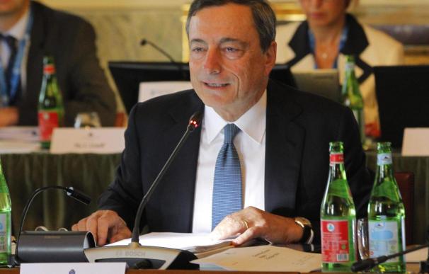 Draghi deja entrever que el BCE se prepara para comprar deuda soberana