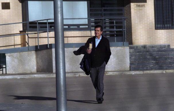 Jaume Matas, en el momento de abandonar el módulo de régimen abierto del centro penitenciario de Segovia