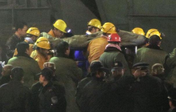 Rescatan con vida a 114 mineros que llevaban una semana atrapados en una mina de carbón del norte de China