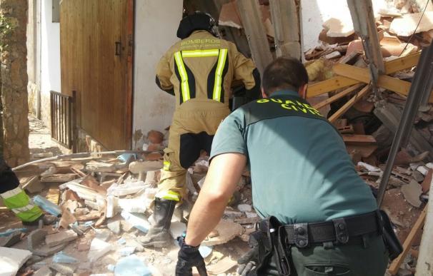Rescatados los dos albañiles atrapados bajo los escombros de una casa en Nuévalos