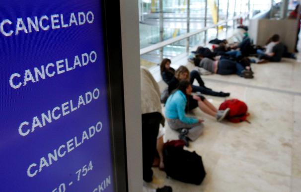 Más de mil vuelos cancelados hasta las 8.00 horas en aeropuertos españoles