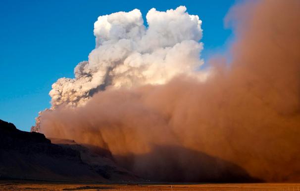 Entra en erupción el volcán islandés Hekla