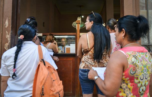 Migrantes cubanos sufren bloqueos en su camino a EEUU.