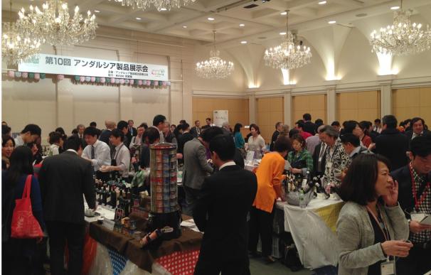Casi 200 profesionales nipones conocen 70 firmas andaluzas en la Muestra Anual de Alimentos en Tokio