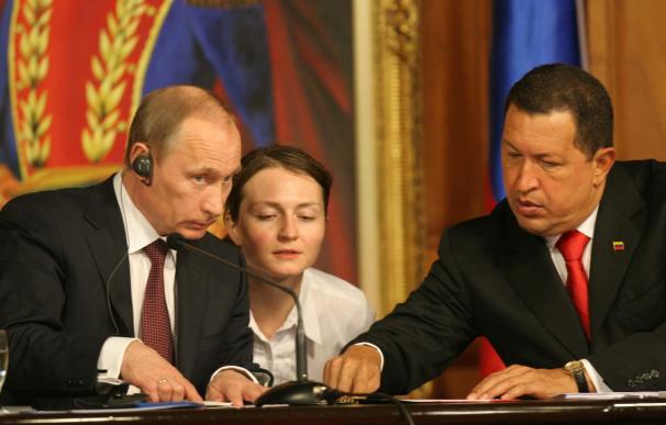 Chávez y Putin sellan una "alianza estratégica" militar y energética