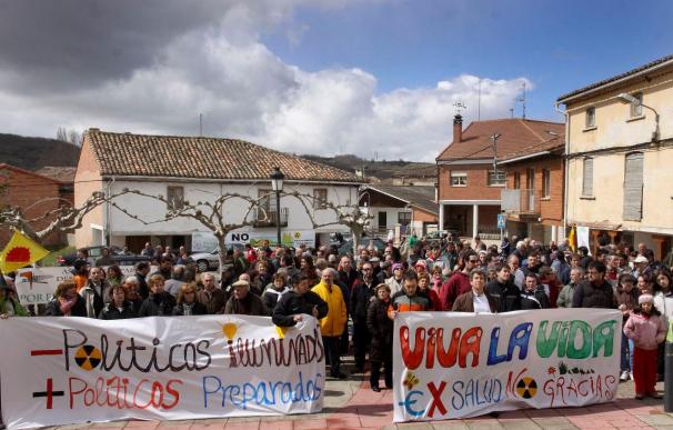 Concentración en Congosto de Valdavia (Palencia) contra el almacén de residuos nucleares