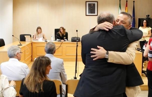 La asamblea local de IU celebra la absolución de Torrijos y pide "reparar sus ocho años de sufrimiento"