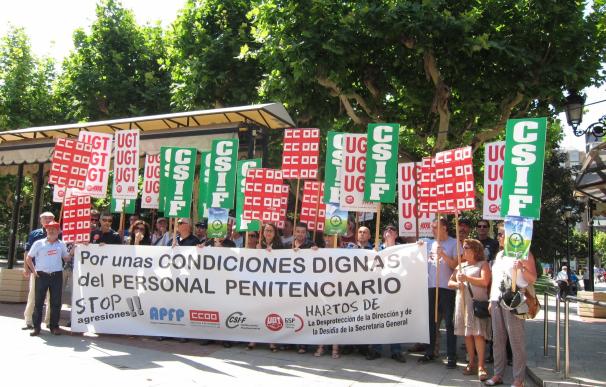 Trabajadores del Centro Penitenciario de Logroño reclaman "paralización privatización", sueldo "digno" y cubrir vacantes