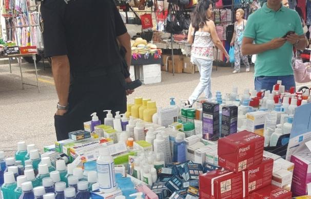 Incautados más de mil productos sanitarios y cosméticos caducados en el mercadillo de Zamora