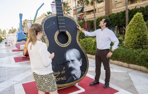 La capital celebra la Fiesta Europea de la Música al calor de las guitarras de Antonio de Torres