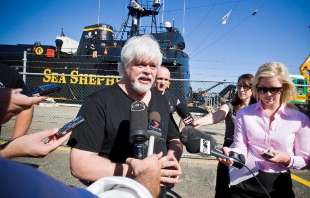 Japón emite una orden de arresto contra el líder del grupo ecologista Sea Shepherd
