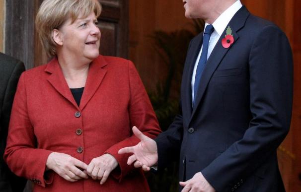 Merkel y Cameron destacan lo que les une, pero sus diferencias persisten