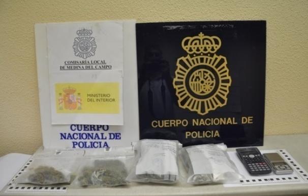 Detenidos dos menores en Medina (Valladolid) que almacenaban 300 gramos de marihuana en un trastero