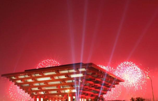 Arranca la mayor Expo Universal de la historia entre fuegos artificiales