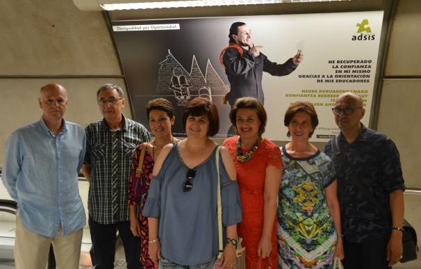 La exposición "Desigualdad por Oportunidad" recorre en Metro Bilbao más de 50 años de acción social en el País vasco