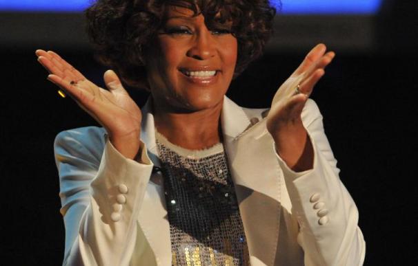 Whitney Houston, hospitalizada en París por una infección respiratoria