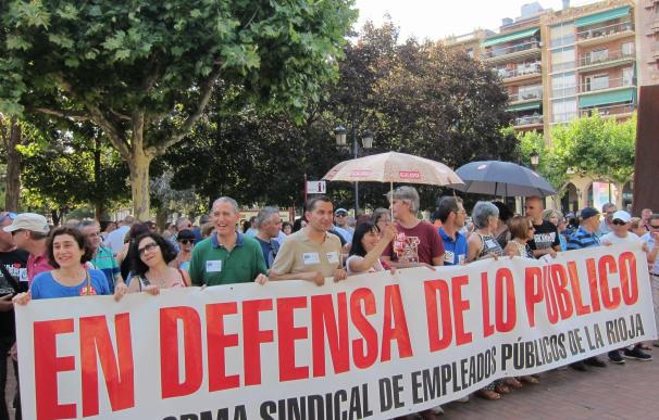 Funcionarios públicos exigen "la restitución de derechos perdidos" y piden a la administración que se siente a negociar