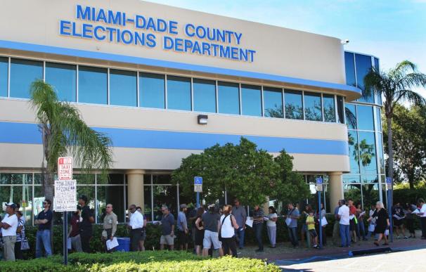 Florida recuenta todavía miles de votos, aunque Obama aventaja a Romney