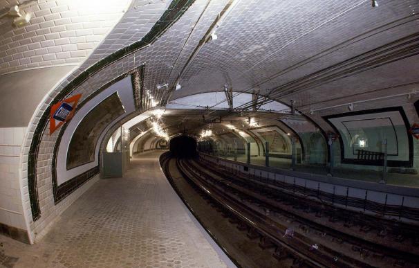 Una rotura en la catenaria cierra tres horas un tramo de la línea 9 de Metro