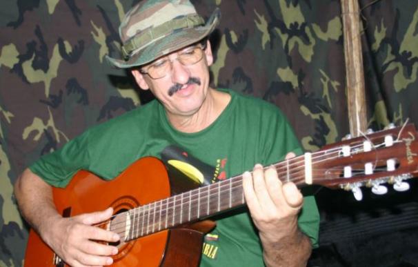 Julián Conrado, el cantante de las FARC, brinda un concierto entre polémica