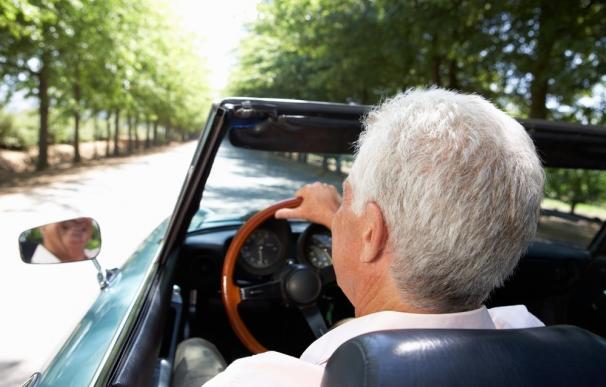 Los entrenamientos a nivel cognitivo mejoran las habilidades de conducción de las personas mayores