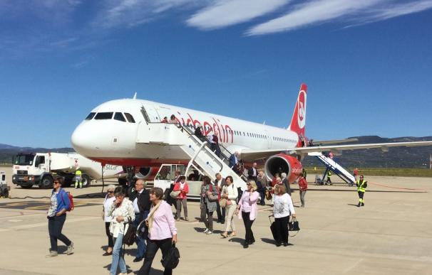 El aeropuerto de Castellón inicia la operativa chárter que traerá a 4.200 turistas austríacos en seis semanas