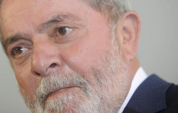 Lula dice que "intentará convencer" a Irán de no avanzar hacia la bomba atómica