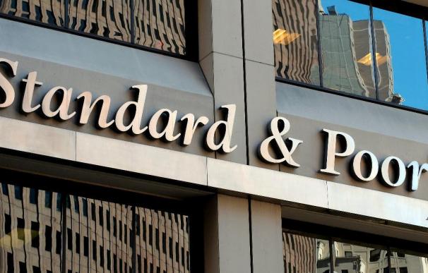 La rebaja de Standard and Poors no cuestiona la solvencia de España, dice B. Santander