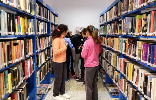 Retos literarios, talleres de escritura creativa y 'bookscape', este mes en las bibliotecas municipales
