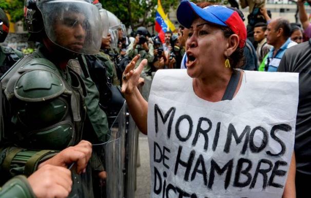 El fracaso de una economía: Maduro decreta su séptima subida salarial en 17 meses