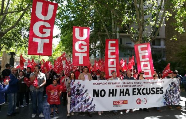 Multitudinaria marcha en Palma para reclamar empleos y salarios más justos en el Día del Trabajador