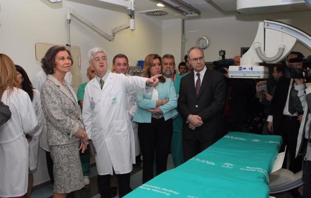 El Hospital Universitario celebra sus 40 años con un homenaje a su plantilla ante la Reina Doña Sofía
