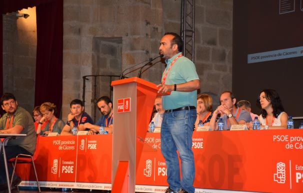 Vicente Valle encabeza la lista de consenso y sin el secretario general del PSOE de Cáceres al 39 Congreso Federal