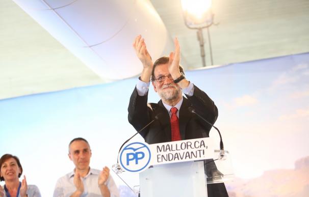 Rajoy anuncia que Baleares contará con una bonificación del 75% en los vuelos interislas