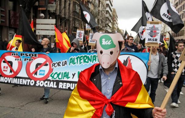 El Frente Nacional pide en la calle la dimisión de Zapatero