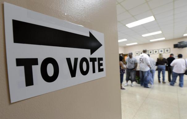 Los estadounidenses votan en una jornada tranquila de unas elecciones muy disputadas