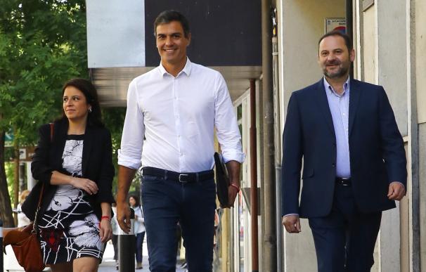 Sánchez prepara una revolución en la ejecutiva sin barones y sin cuotas