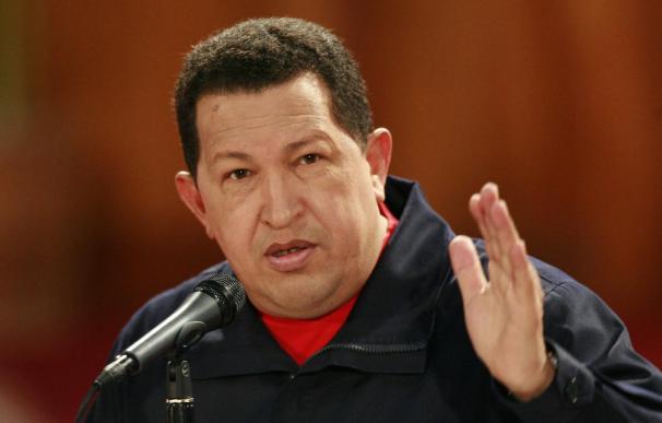 Chávez consigue ayuda millonaria de China a cambio de petróleo