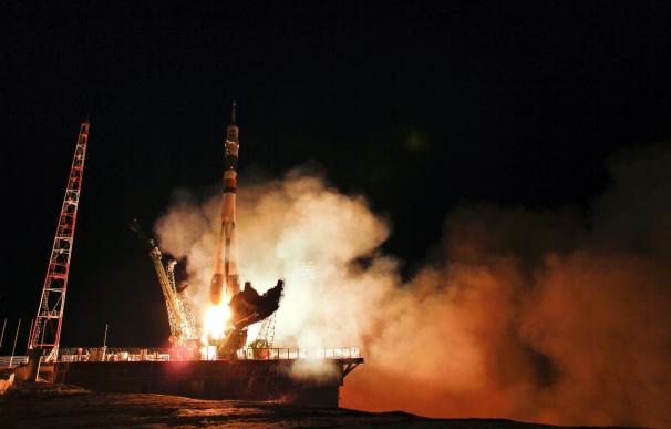 Aterriza con éxito la nave Soyuz TMA-02M, con tres tripulantes a bordo