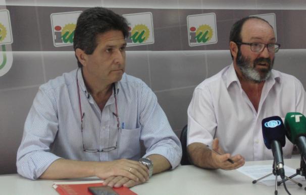Izquierda Unida exige que se amplíe el aparcamiento del hospital Juan Ramón Jiménez y que sea público "ya"